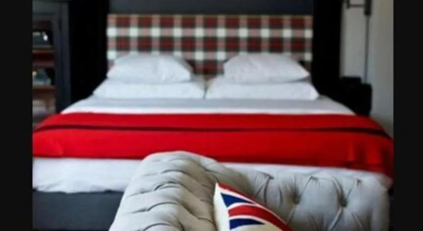 Bed in The George Montclair