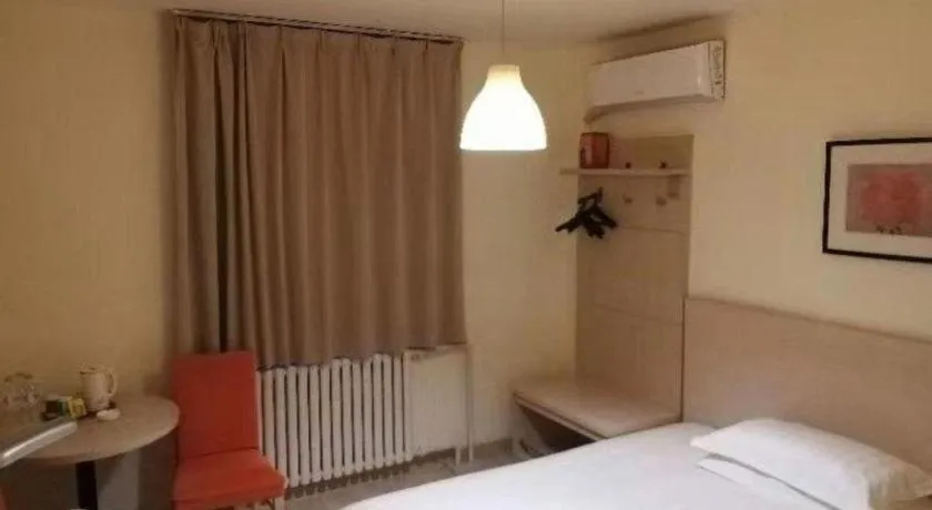 Bed in Jinjiang Inn Zibo People's Park Liuquan Road