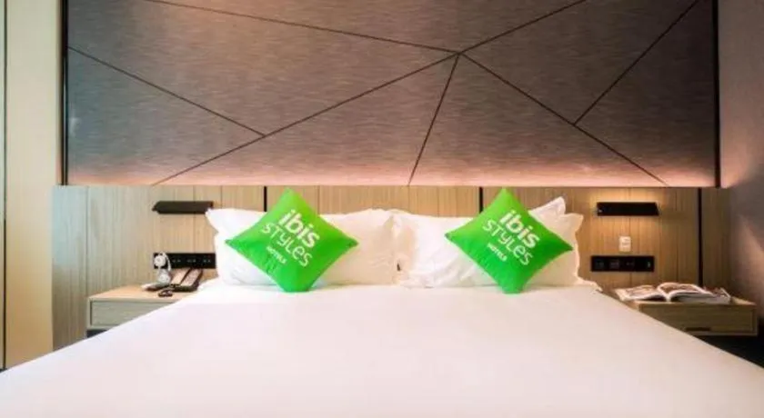 Bed in ibis Styles Dongguan Chang-an Wanda Plaza Hotel