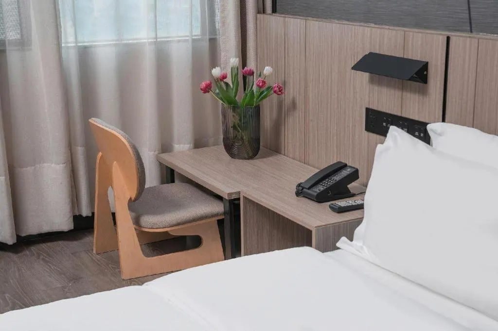 Bed in ibis Styles Dongguan Chang-an Wanda Plaza Hotel