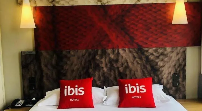 Bed in ibis Chengdu East Railway Station Hotel