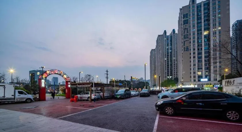 ibis Chengdu East Railway Station Hotel