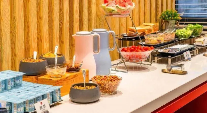 ibis Chengdu East Railway Station Hotel