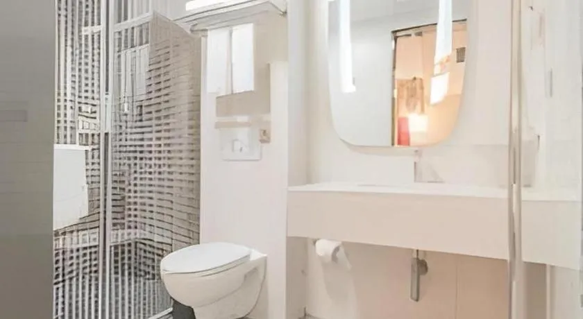 ibis Chengdu East Railway Station Hotel