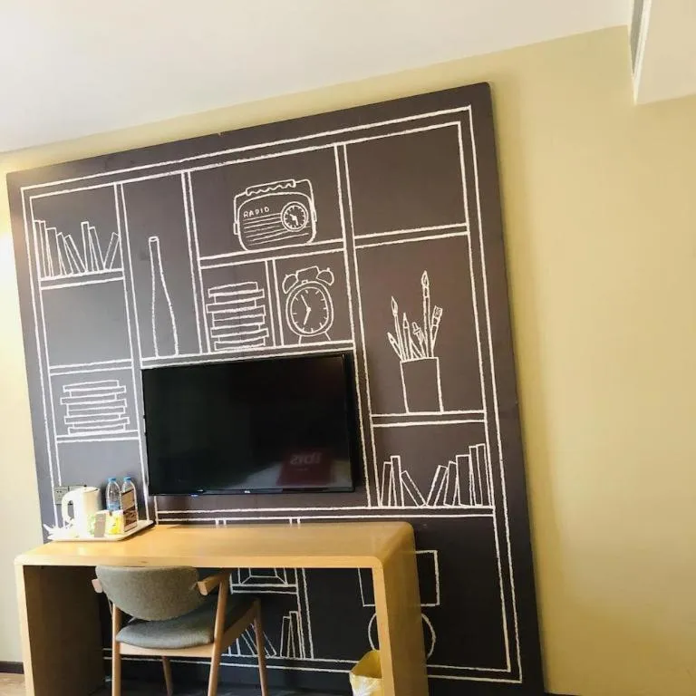 ibis Chengdu East Railway Station Hotel