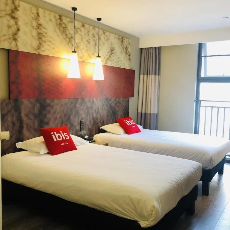 Bed in ibis Chengdu East Railway Station Hotel