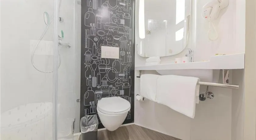 ibis Chengdu East Railway Station Hotel