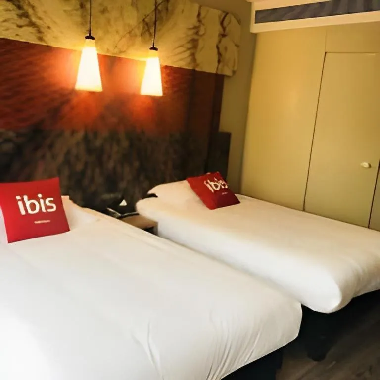 Bed in ibis Chengdu East Railway Station Hotel
