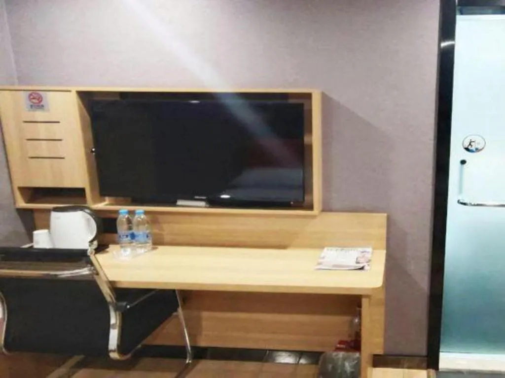 7 Days Premium Qingdao Keji Street Taishan Road Metro Station