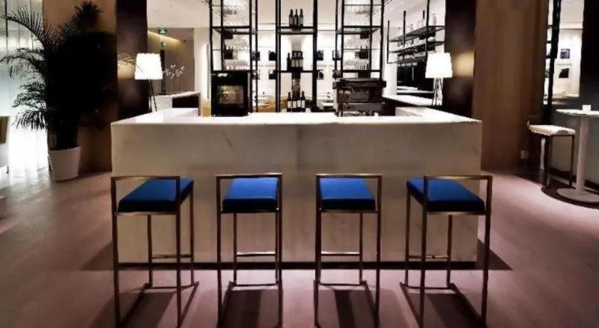 Jinjiang Metropolo Shanghai Xujiahui Nanhuating Hotel
