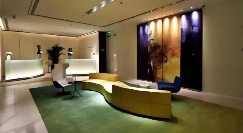 Jinjiang Metropolo Shanghai Xujiahui Nanhuating Hotel