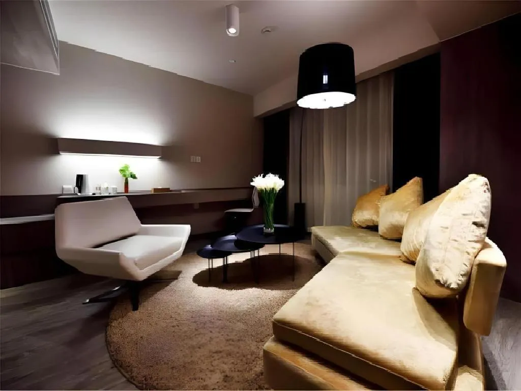 Jinjiang Metropolo Shanghai Xujiahui Nanhuating Hotel