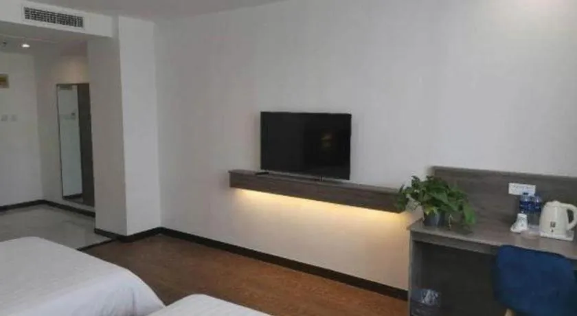 Bed in 7 Days Inn Lvliang Bus Terminal