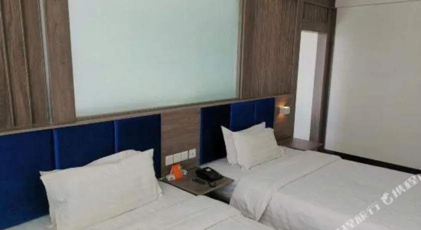 Bed in 7 Days Inn Lvliang Bus Terminal