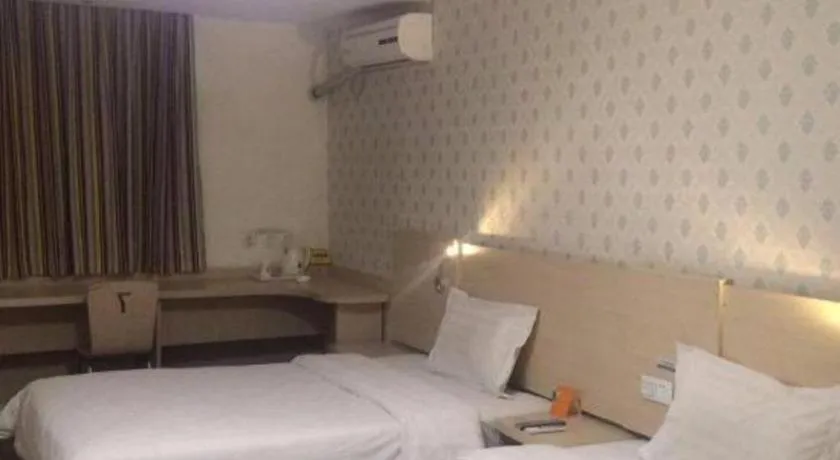 Bed in 7 Days Inn Lvliang Bus Terminal