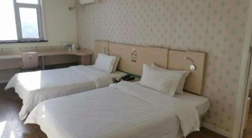 Bed in 7 Days Inn Lvliang Bus Terminal