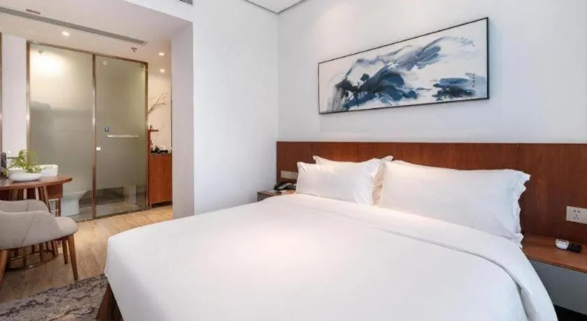 Bed in H Life Hotel (Shenzhen Sea World Branch)