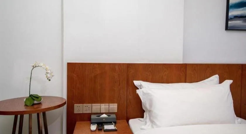 Bed in H Life Hotel (Shenzhen Sea World Branch)