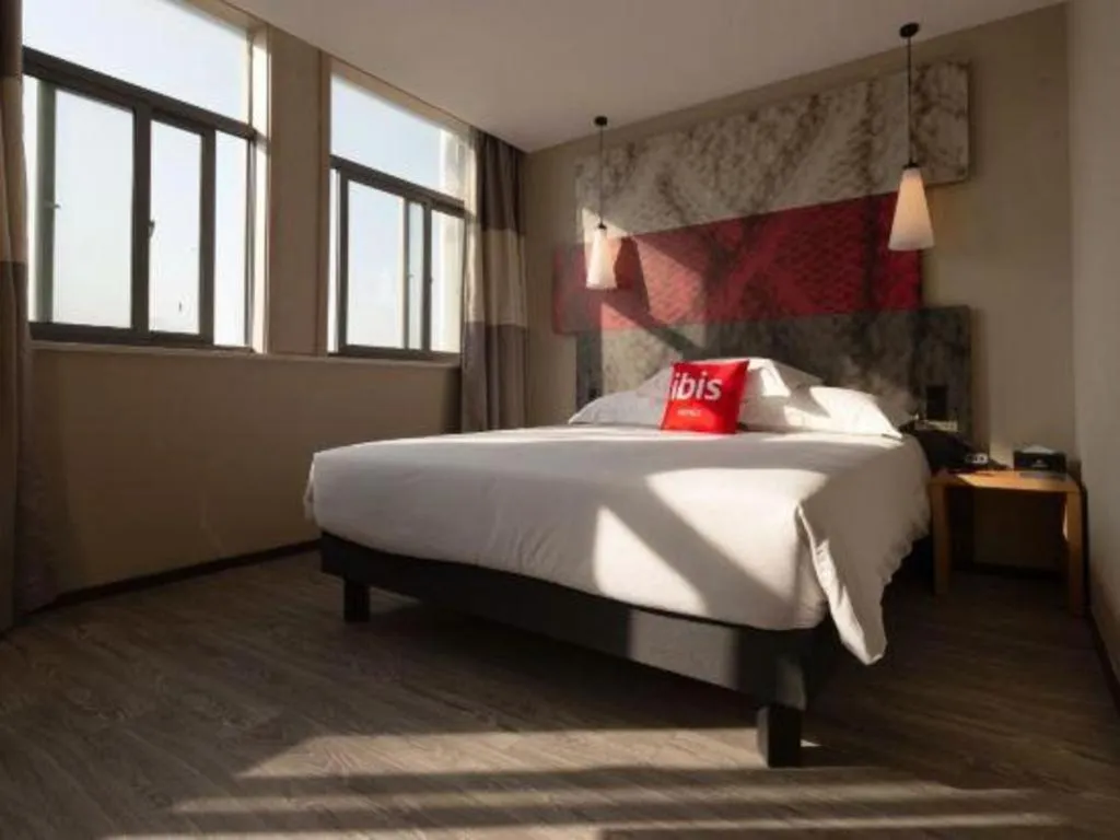 Bed in Ibis Lianyungang Guanyun County Downtown Hotel Hotel