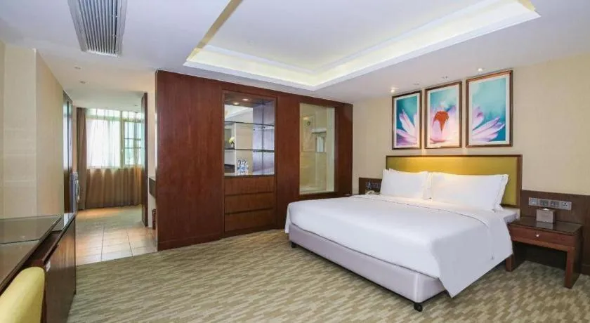 Bed in New Regent Hotel