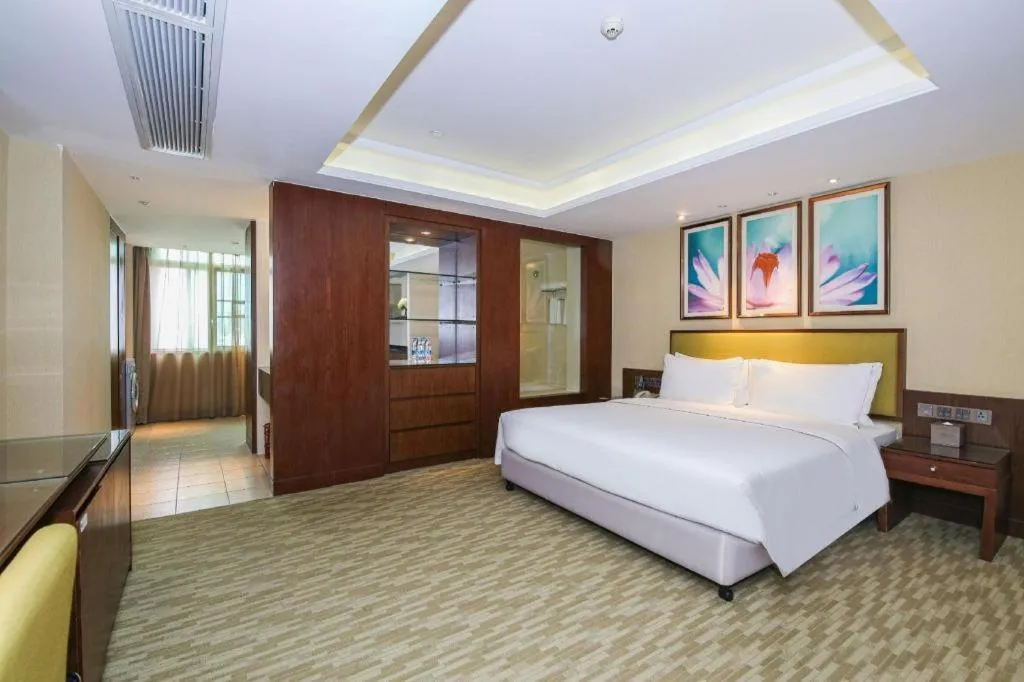 Bed in New Regent Hotel