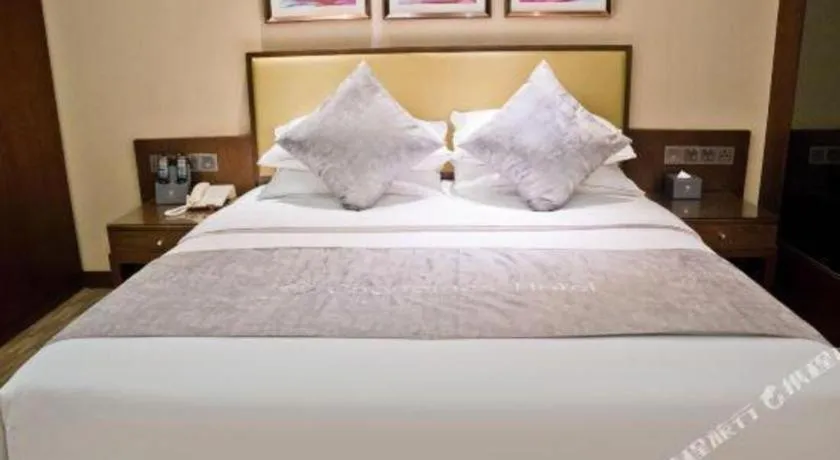 Bed in New Regent Hotel