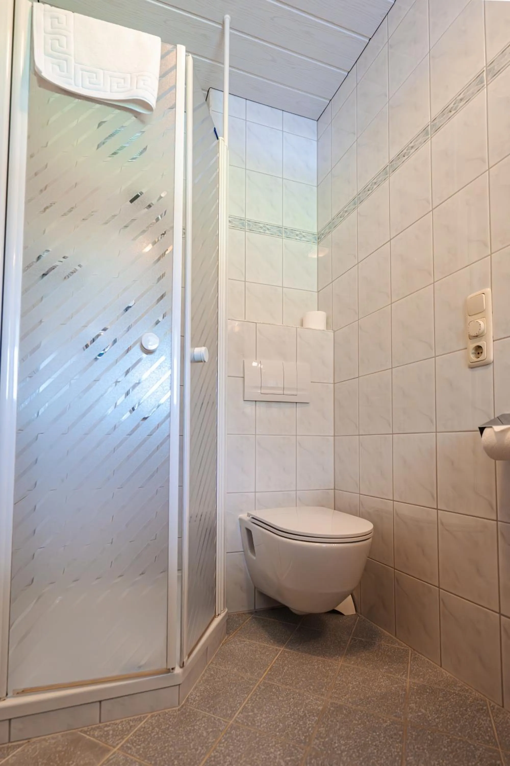 Shower in Pension Schlossberg