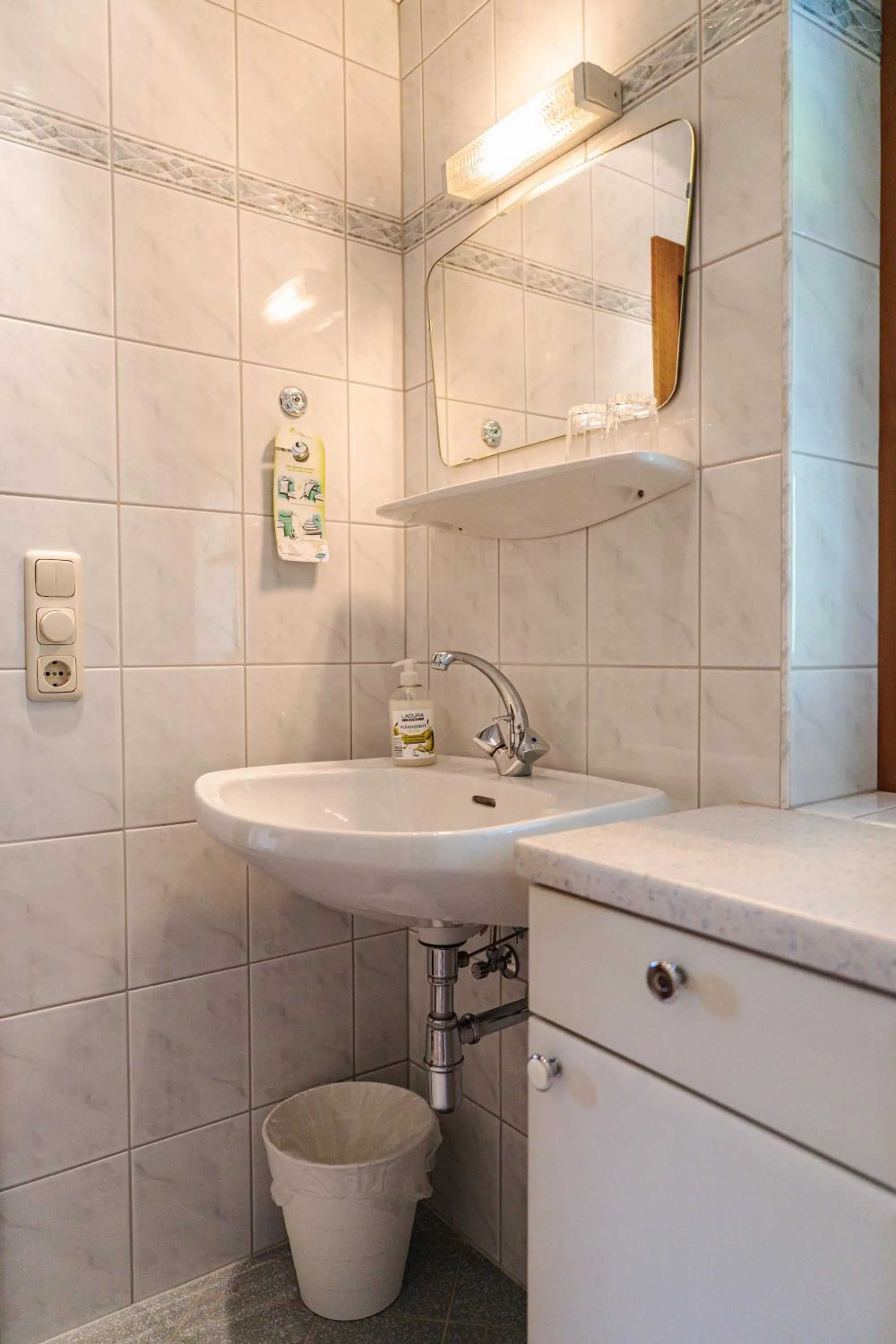 Shower in Pension Schlossberg