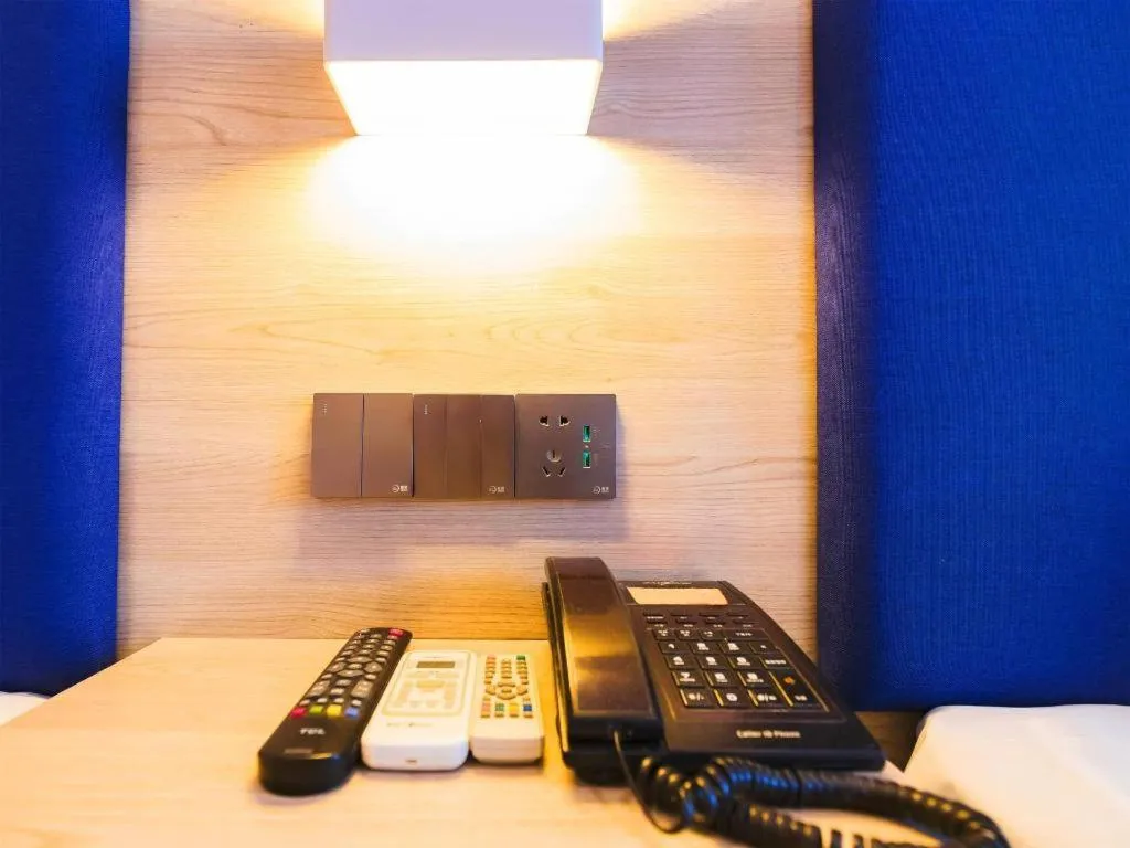 7 Days Premium·Tianjin Gulou Metro Station Joy City