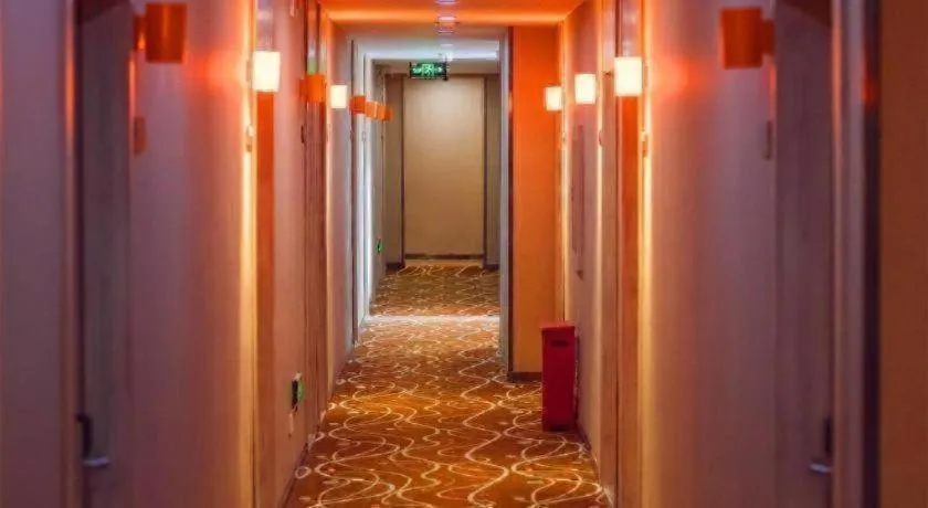 7 Days Premium·Tianjin Gulou Metro Station Joy City