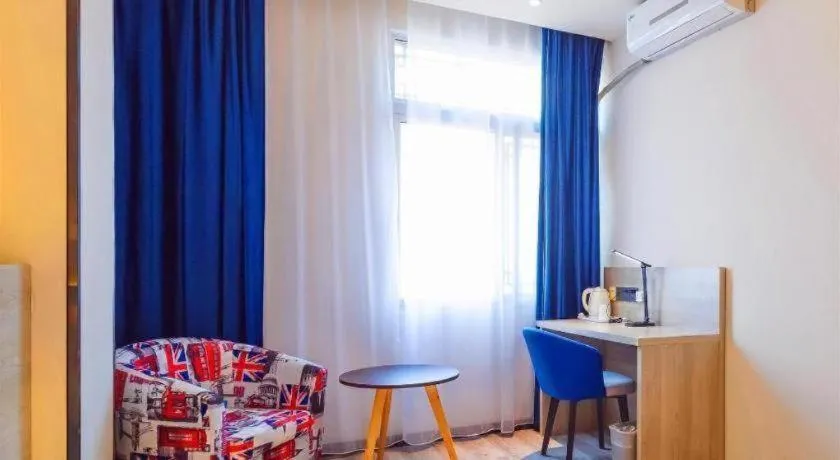 7 Days Premium·Tianjin Gulou Metro Station Joy City