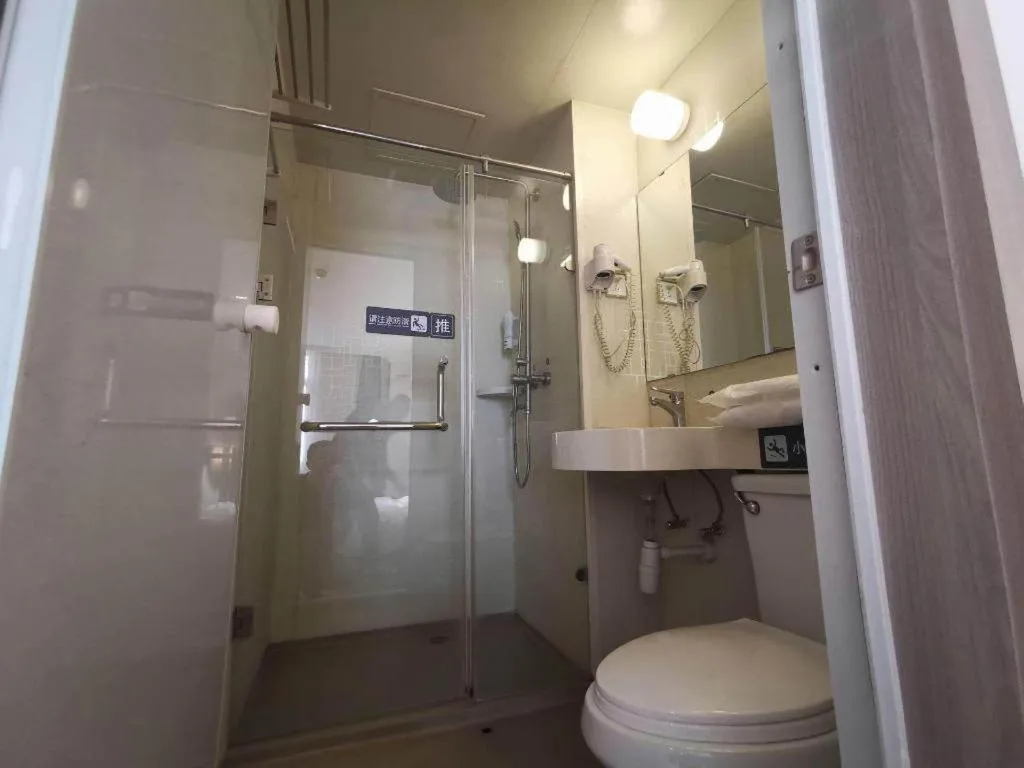 7 Days Premium·Tianjin Gulou Metro Station Joy City