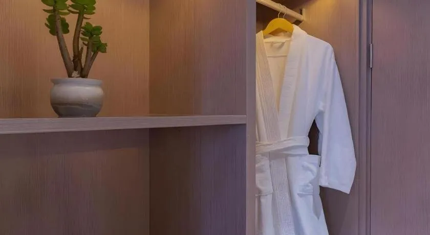 GreenTree Eastern Dali Railway Station Hotel