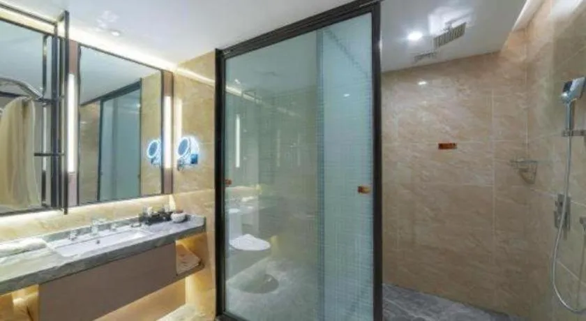 GreenTree Eastern Dali Railway Station Hotel