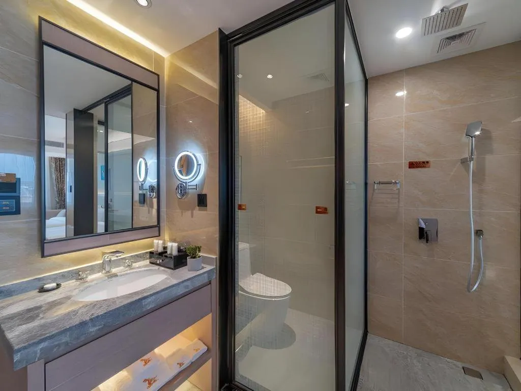 GreenTree Eastern Dali Railway Station Hotel