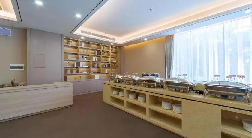 GreenTree Eastern Dali Railway Station Hotel