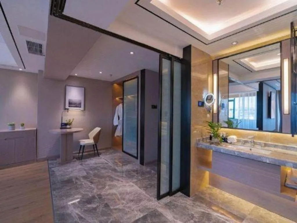 GreenTree Eastern Dali Railway Station Hotel