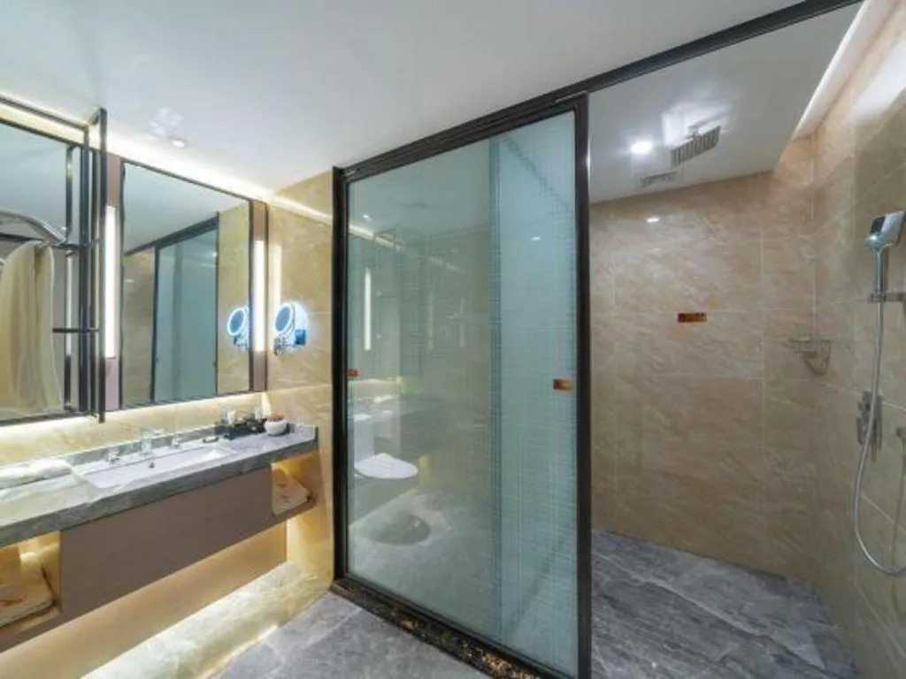 GreenTree Eastern Dali Railway Station Hotel