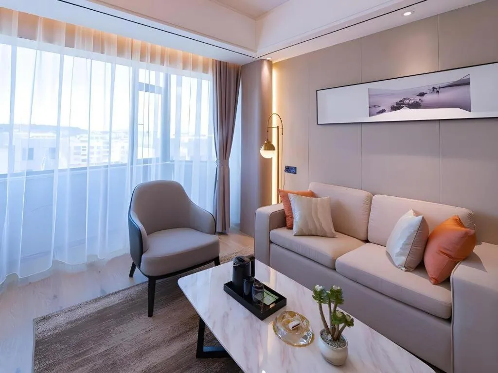 GreenTree Eastern Dali Railway Station Hotel