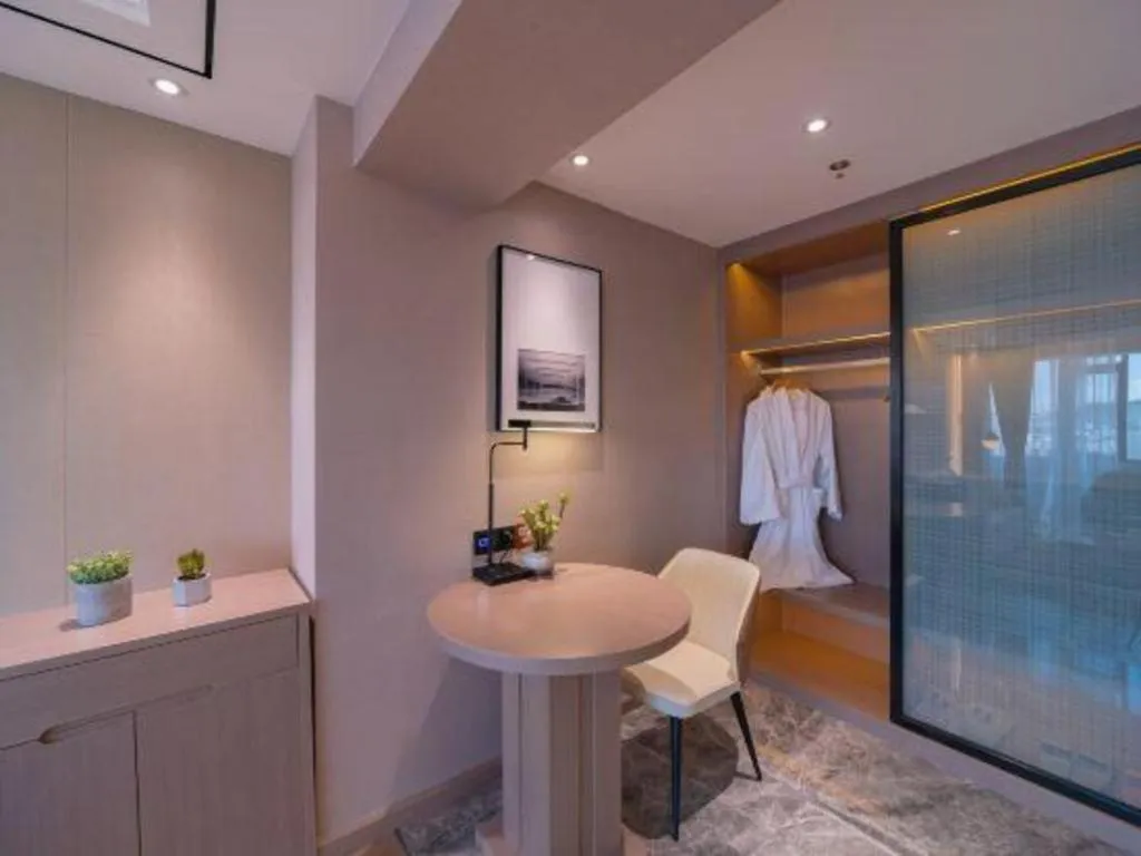 GreenTree Eastern Dali Railway Station Hotel