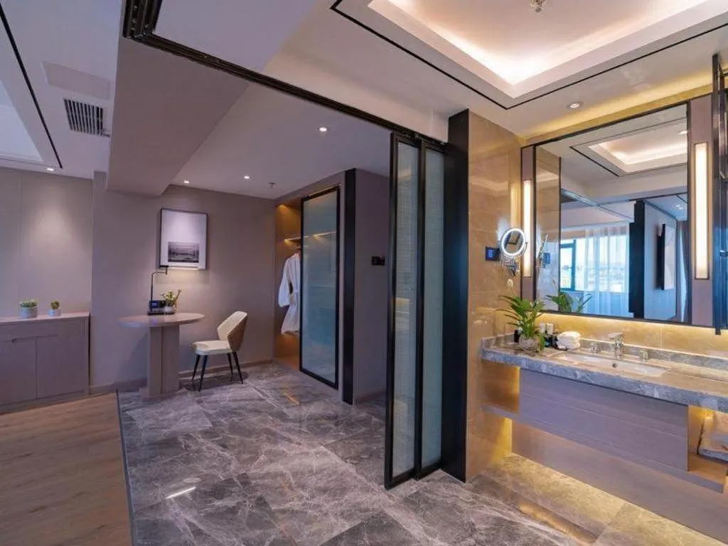 GreenTree Eastern Dali Railway Station Hotel