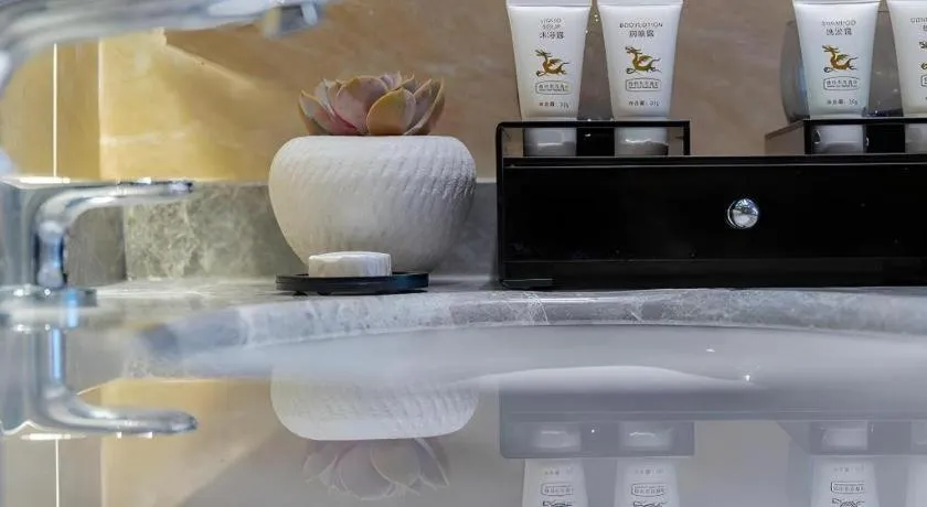 GreenTree Eastern Dali Railway Station Hotel