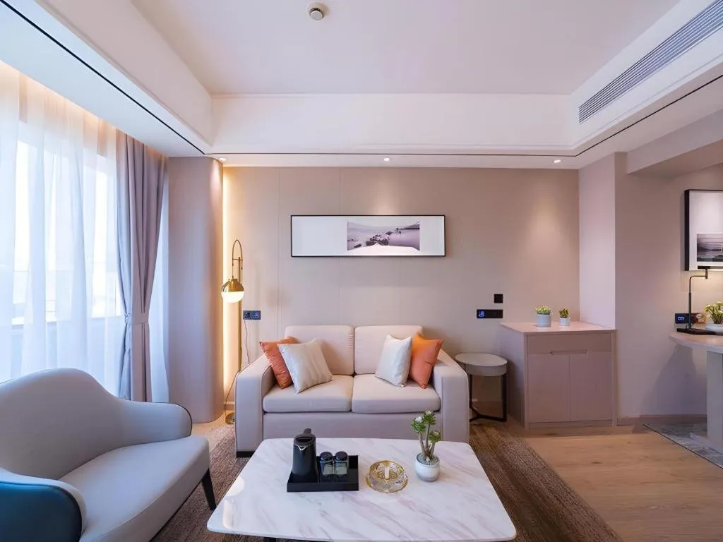 GreenTree Eastern Dali Railway Station Hotel