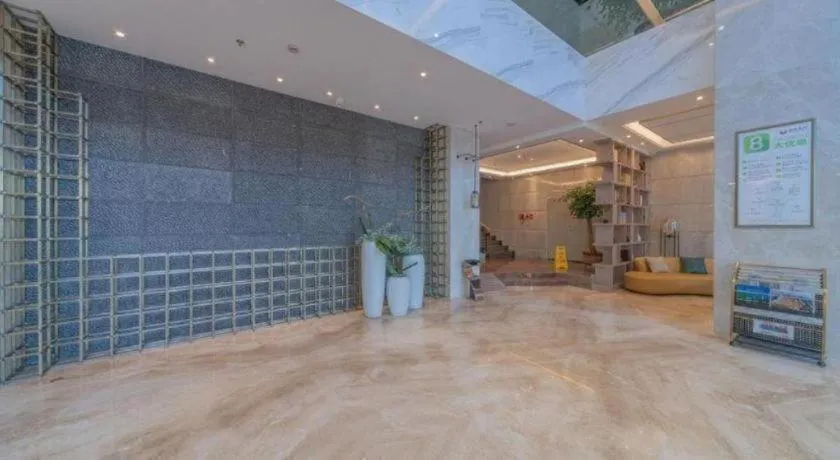 GreenTree Eastern Dali Railway Station Hotel