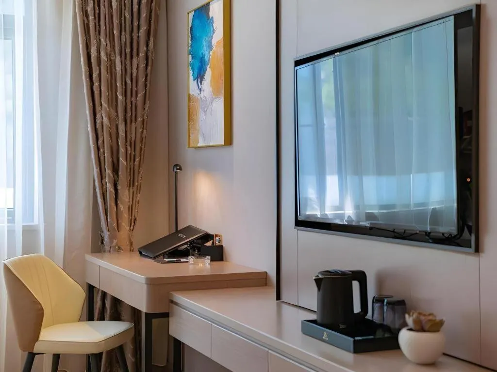 GreenTree Eastern Dali Railway Station Hotel