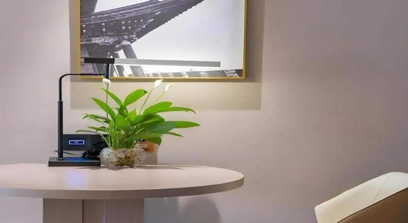 GreenTree Eastern Dali Railway Station Hotel