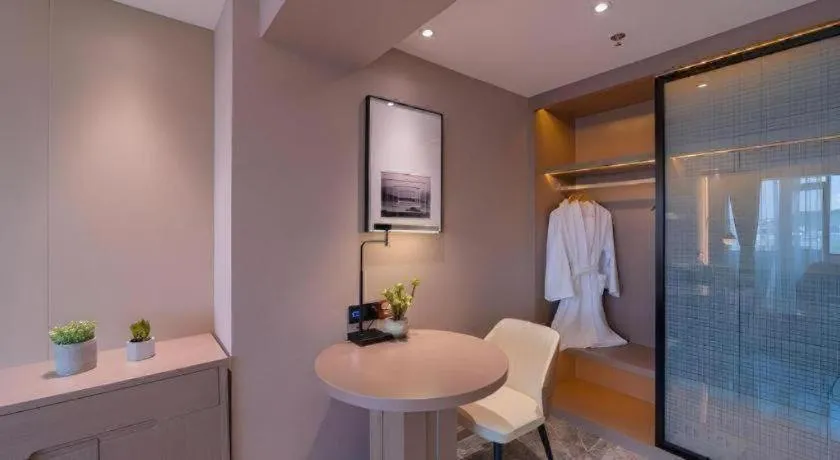 GreenTree Eastern Dali Railway Station Hotel