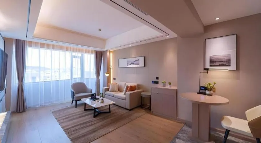 GreenTree Eastern Dali Railway Station Hotel