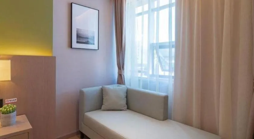 GreenTree Eastern Dali Railway Station Hotel