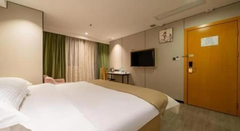 Bed in GreenTree Inn Shanghai Railway Station Macao Road